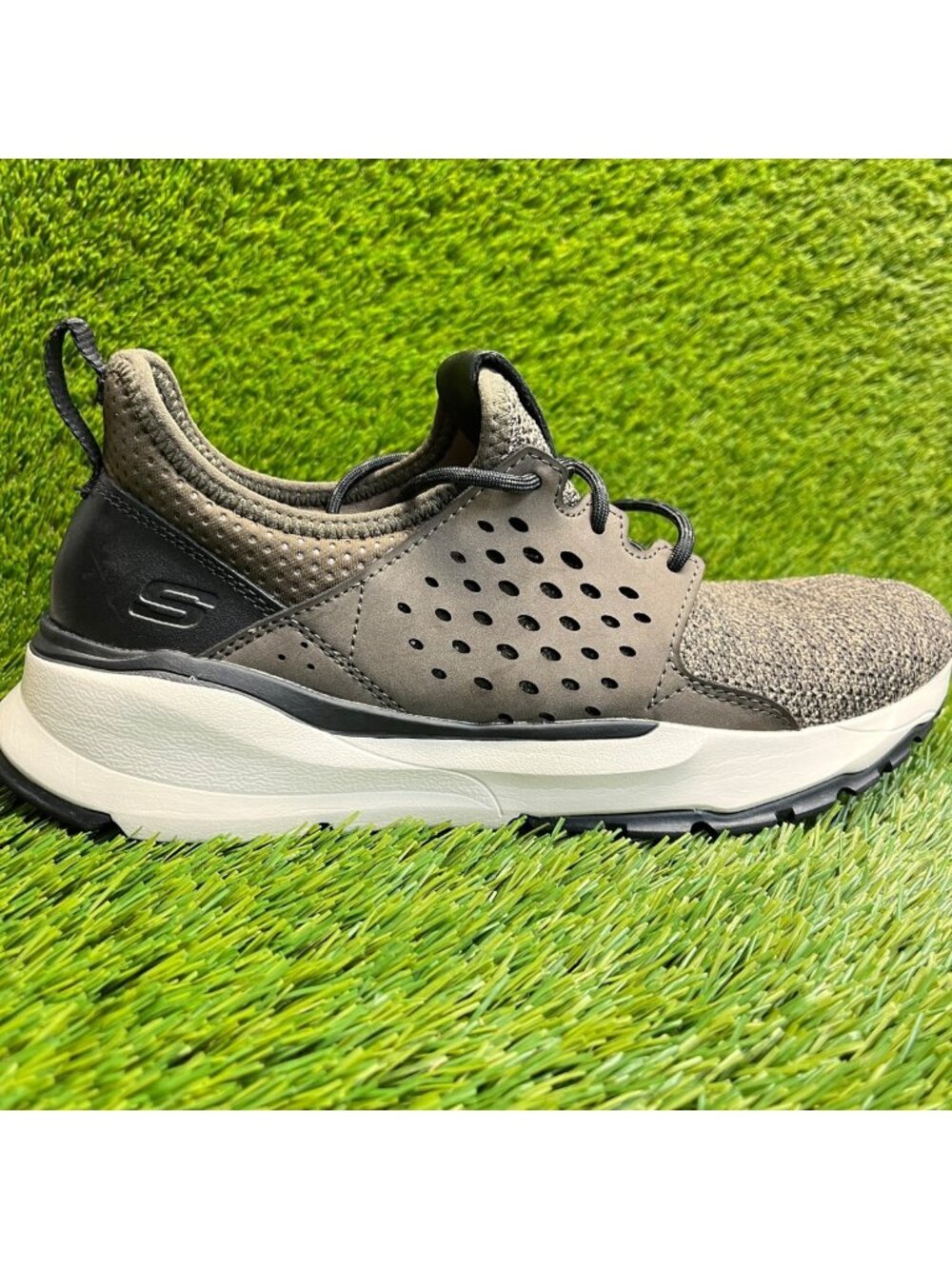 Skechers Relven Velton Mens Size 9.5 Brown Black Athletic Running Shoes Sneakers